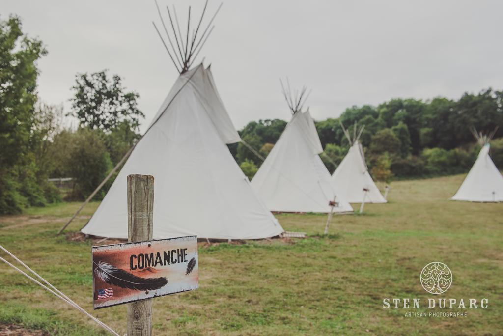 Les Tipis Du Bonheur De Vivre Hotel Brulon ภายนอก รูปภาพ