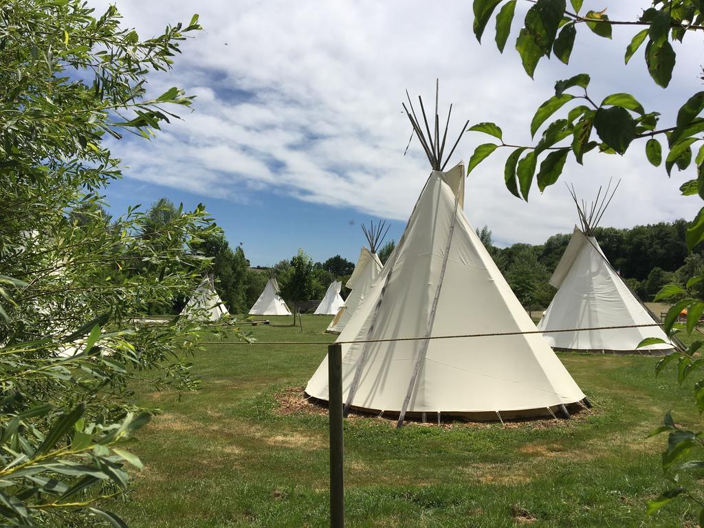 Les Tipis Du Bonheur De Vivre Hotel Brulon ภายนอก รูปภาพ